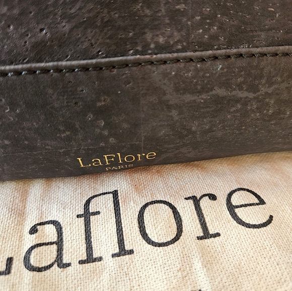 Laflore NWT wristlet - Picture 4 of 11